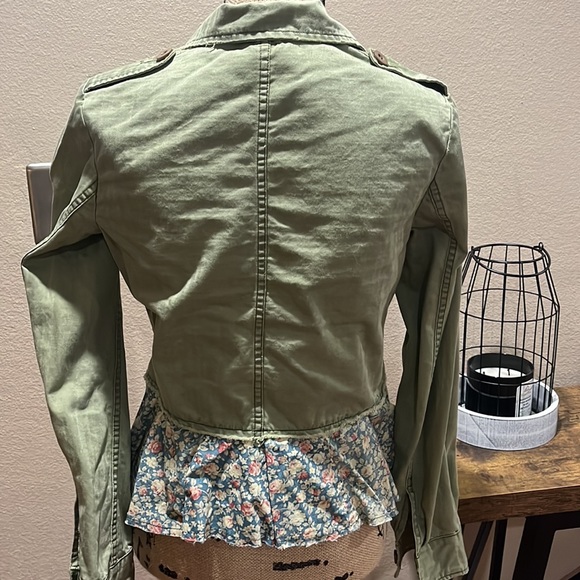 WE the FREE Jacket - Picture 5 of 6